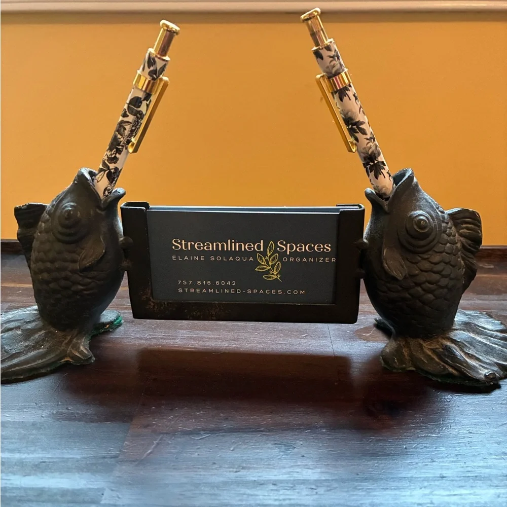 Pen and business card holder